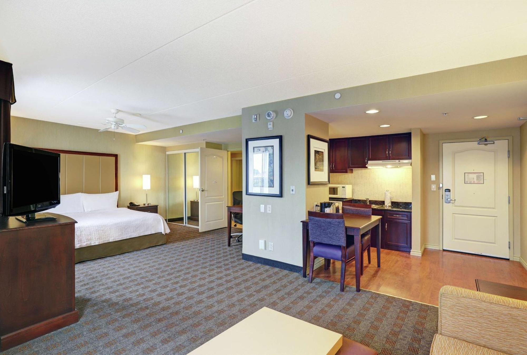 King Studio Suite - Disability Access/Non-Smoking
