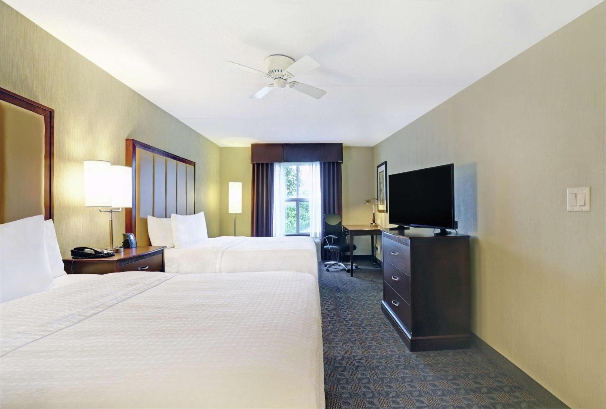 One-Bedroom Queen Suite with Two Queen Beds - Non-Smoking